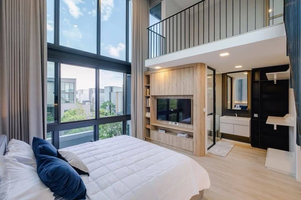 For RentHousePattanakan, Srinakarin : For Rent Vive Krungthep Kreetha, Krungthep Kreetha, behind the Velington School, Code: H8199