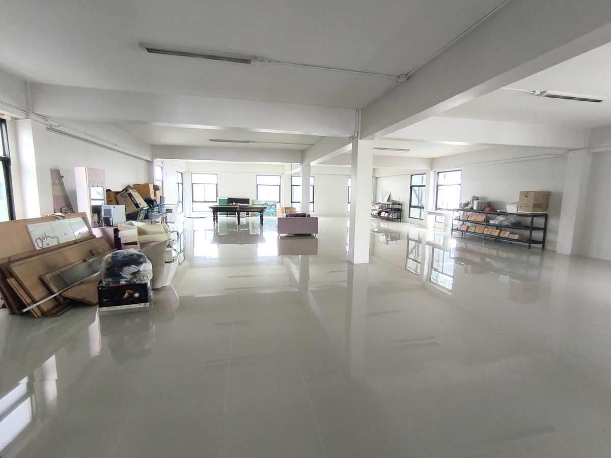 ขายอาคารพาณิชย์พัทยา บางแสน ชลบุรี สัตหีบ : อาคารพาณิชย์ 3.5 ชั้น ทำเลทำธุรกิจ พท.ใช้สอยกว่า 900 ตรม.