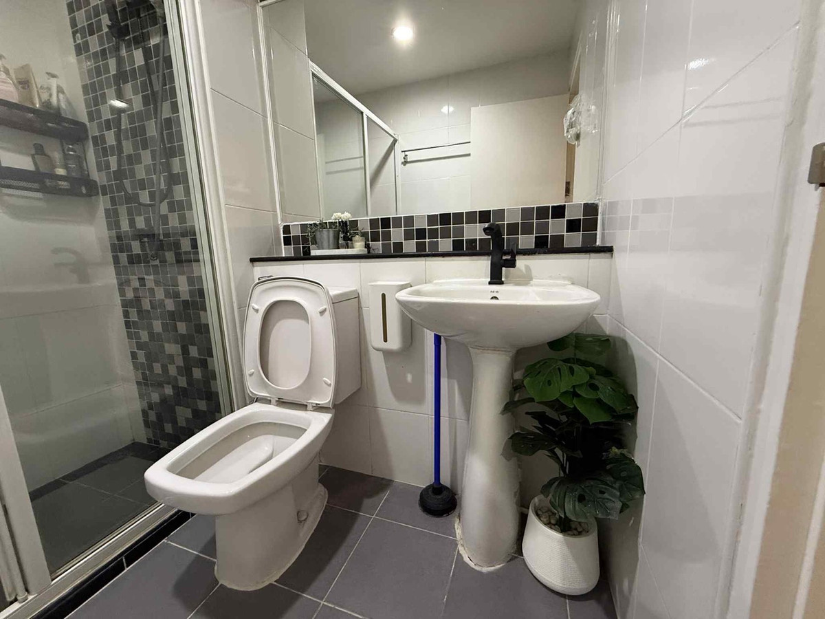 ขายคอนโดวิภาวดี ดอนเมือง หลักสี่ : ✨ขาย รีเจ้นท์โฮม แจ้งวัฒนะ15 ฝั่งสระว่ายน้ำ