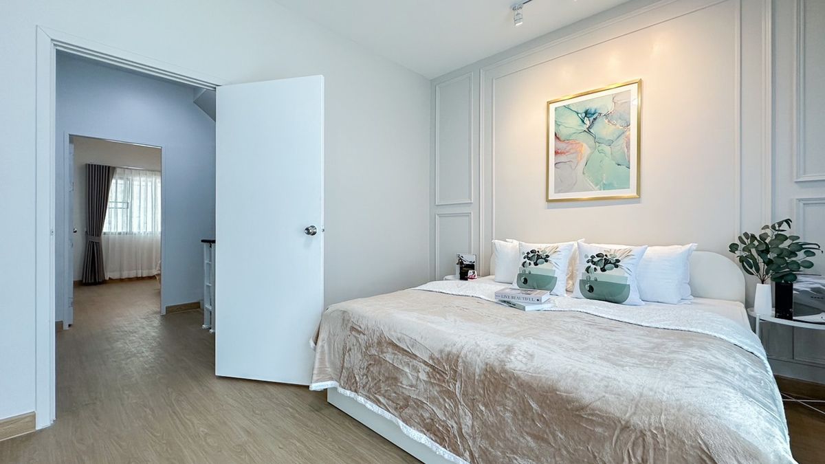 For SaleTownhomeBang kae, Phetkasem : ⭐𝚃𝚑𝚎 𝙲𝚘𝚗𝚗𝚎𝚌𝚝 Ring-Bang Khae ⭐ Modern design house Near the park Answer all needs 🎉