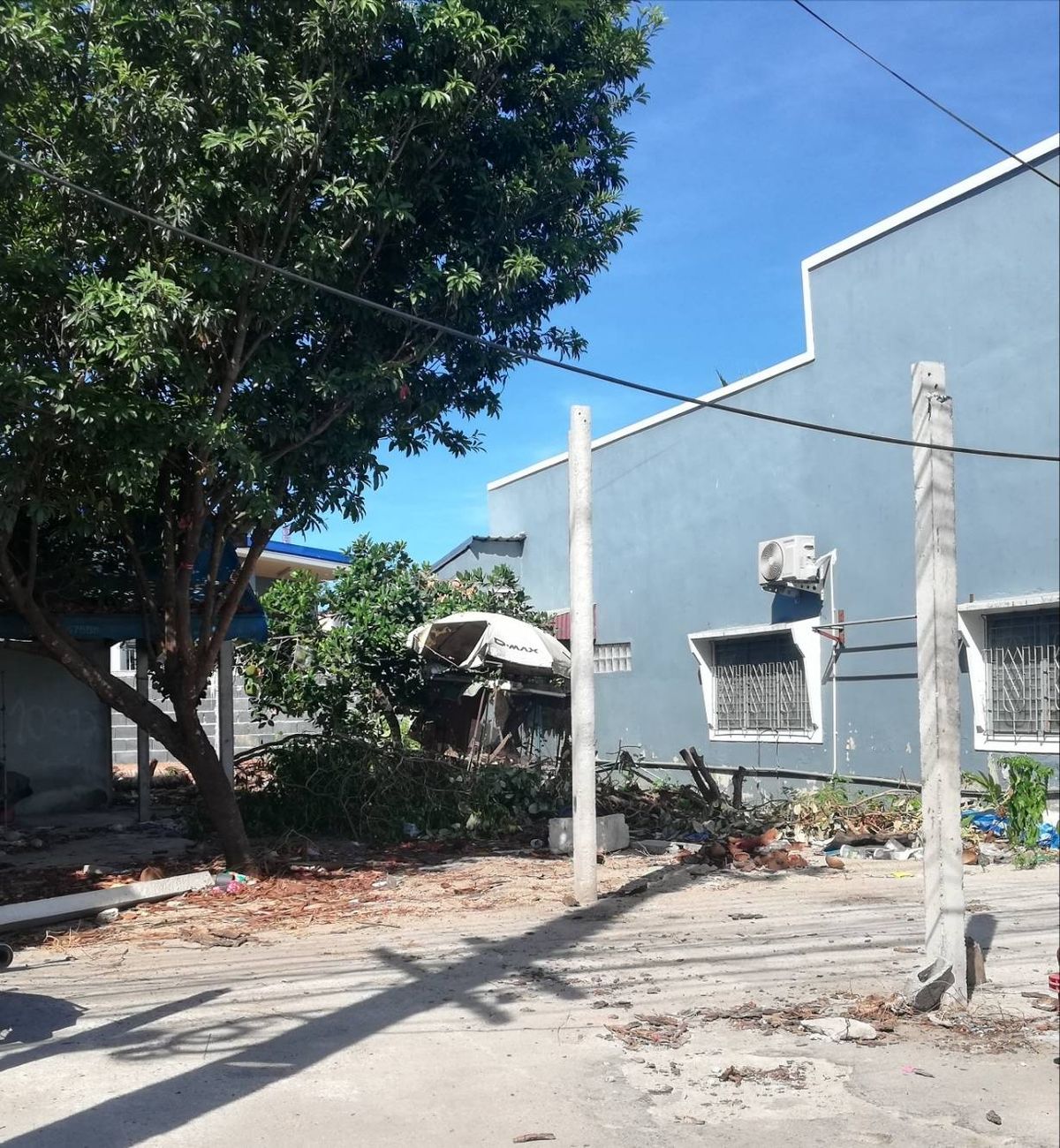For SaleLandYala : Land for sale on the main road