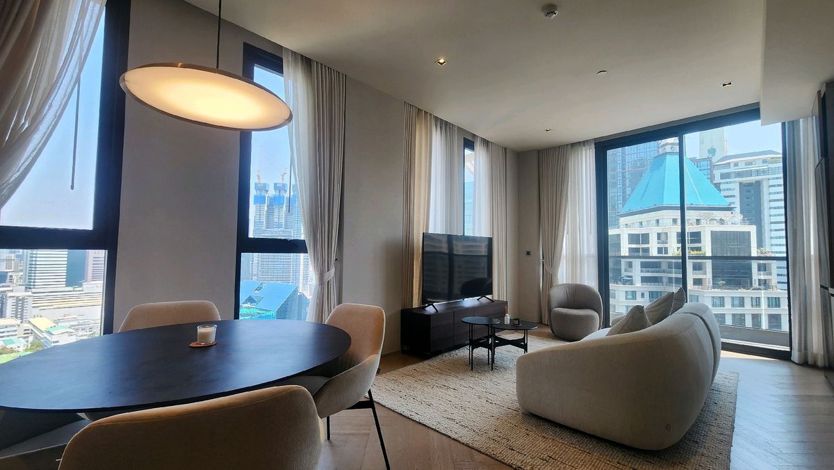 ให้เช่าคอนโดสาทร นราธิวาส : The Reserve Sathorn | 2 ห้องนอนให้เช่า ห้องมุมวิวสวย ถนนสาทร ห้องกว้าง ตกแต่งแบบขาวคลีน น่าอยู่