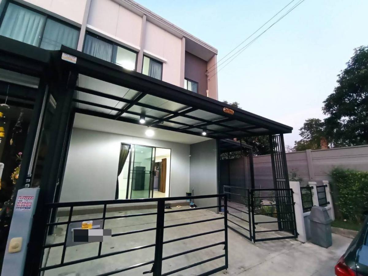 For RentTownhomeRama5, Ratchapruek, Bangkruai : Rent a Townhome Project, Pleino Ratchaphruek 3 bedrooms, 2 bathrooms, back in front of the house. Near Rama 5, The Walk Ratchapruek