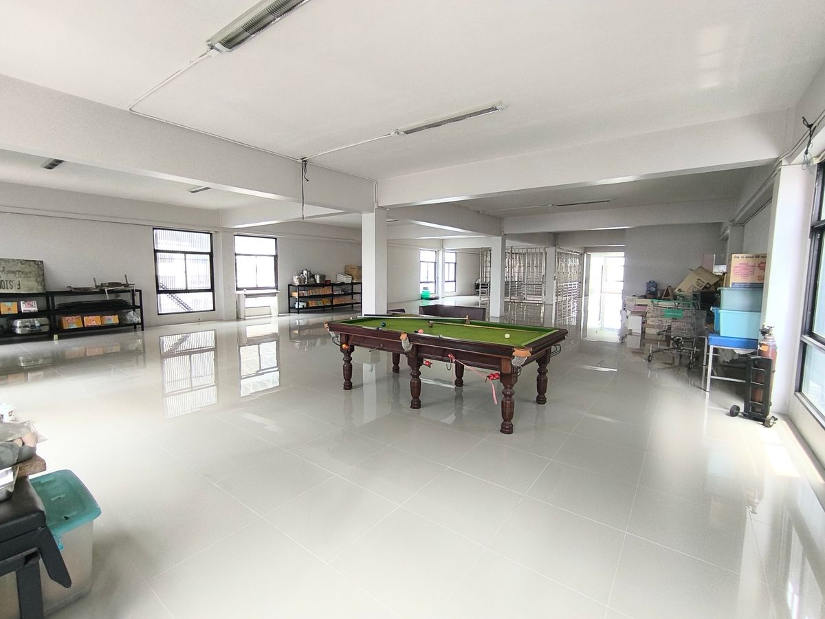 ขายอาคารพาณิชย์พัทยา บางแสน ชลบุรี สัตหีบ : อาคารพาณิชย์ 3.5 ชั้น ทำเลทำธุรกิจ พท.ใช้สอยกว่า 900 ตรม.