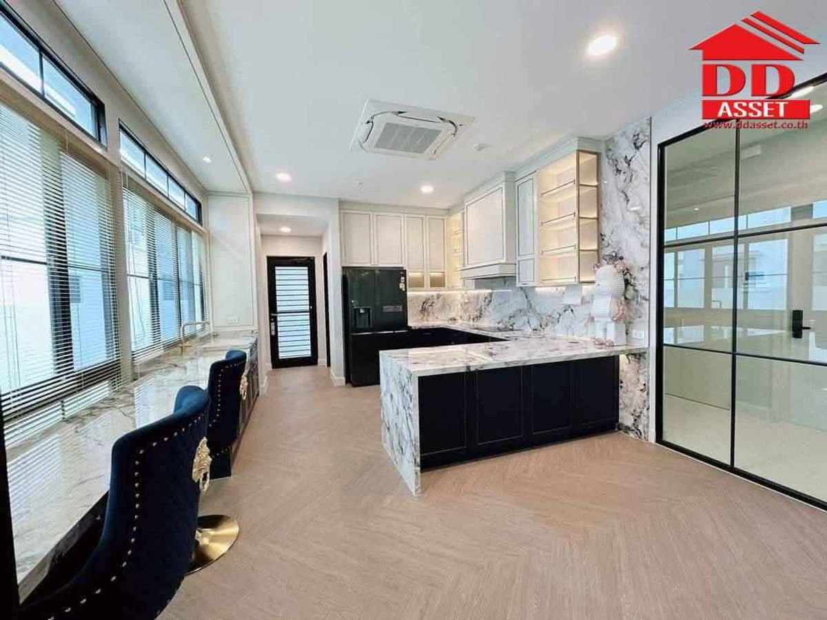 HousePattanakan, Srinakarin : Sell/rent Nanthana Wan Rama 9, Bangkok, Krungthep Kreetha Nantawan Rama 9 - Krungthep Kreetha Code: H8198