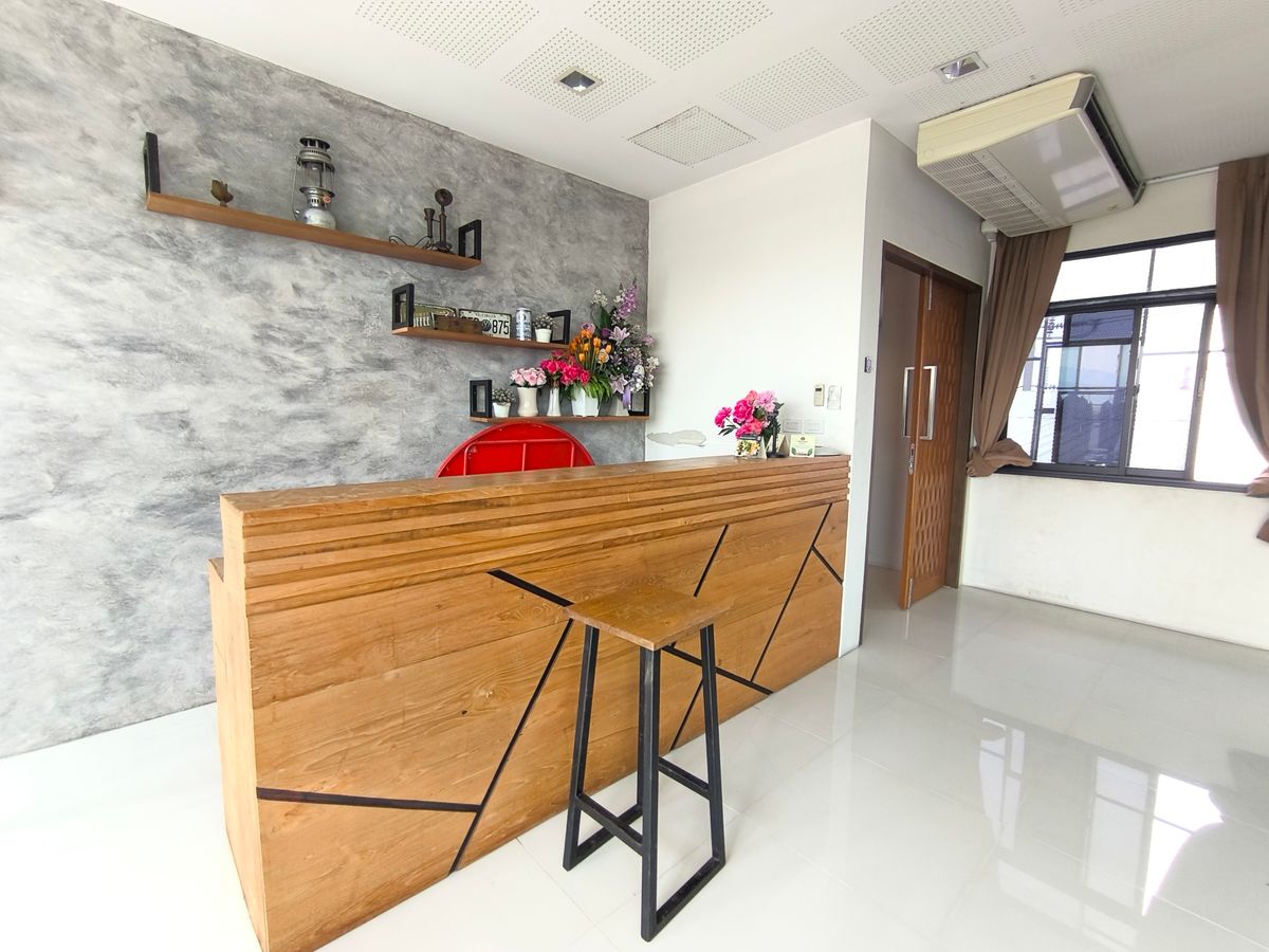 ขายอาคารพาณิชย์พัทยา บางแสน ชลบุรี สัตหีบ : อาคารพาณิชย์ 3.5 ชั้น ทำเลทำธุรกิจ พท.ใช้สอยกว่า 900 ตรม.