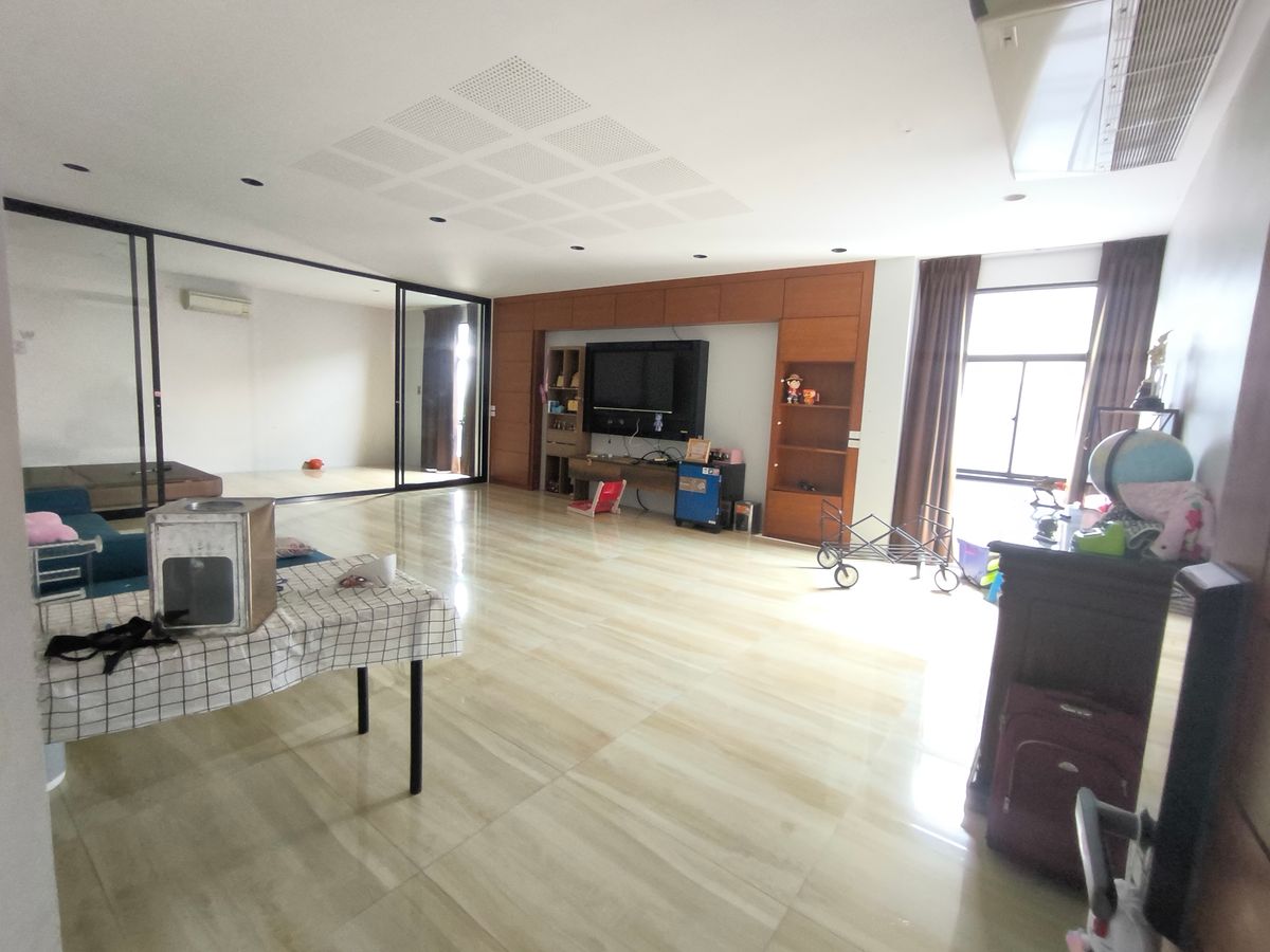 ขายอาคารพาณิชย์พัทยา บางแสน ชลบุรี สัตหีบ : อาคารพาณิชย์ 3.5 ชั้น ทำเลทำธุรกิจ พท.ใช้สอยกว่า 900 ตรม.