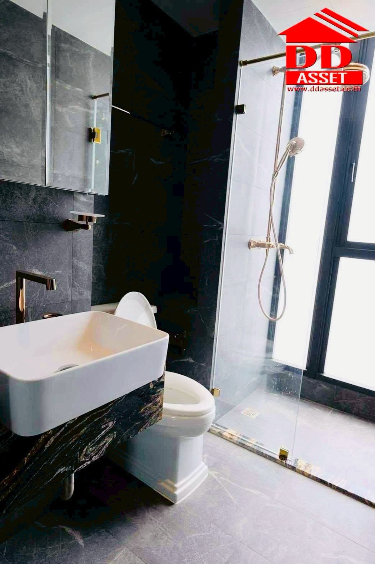 For SaleCondoRama9, Petchburi, RCA : Selling A Special ID Asoke- Ratchada A Space ID Asok- Ratchada Code: C8338