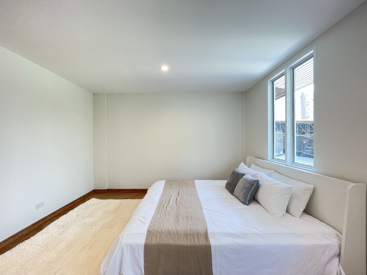 ขายทาวน์โฮมรัชดา ห้วยขวาง : 📢👇ขายพร้อมผู้เช่า รับค่าเช่า150k สัญญาสิ้นสุด พฤษภา 2569บ้านเพิ่งรีโนเวทใหม่ พร้อมให้คุณมาพักอาศัย ใจกลางกรุงเทพ ย่านธุรกิจ เดินทางสะดวก ใกล้Central พระราม9