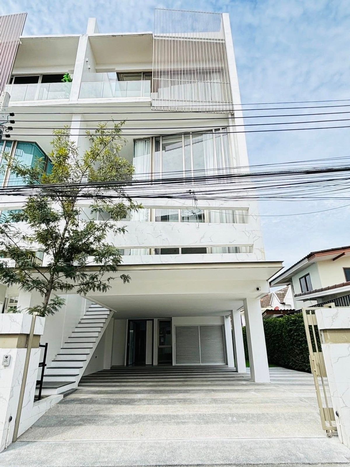 For RentTownhomeChokchai 4, Ladprao 71, Ladprao 48, : Rent a house in the city of Grand de Paris, Ratchada 3, 2nd floor.