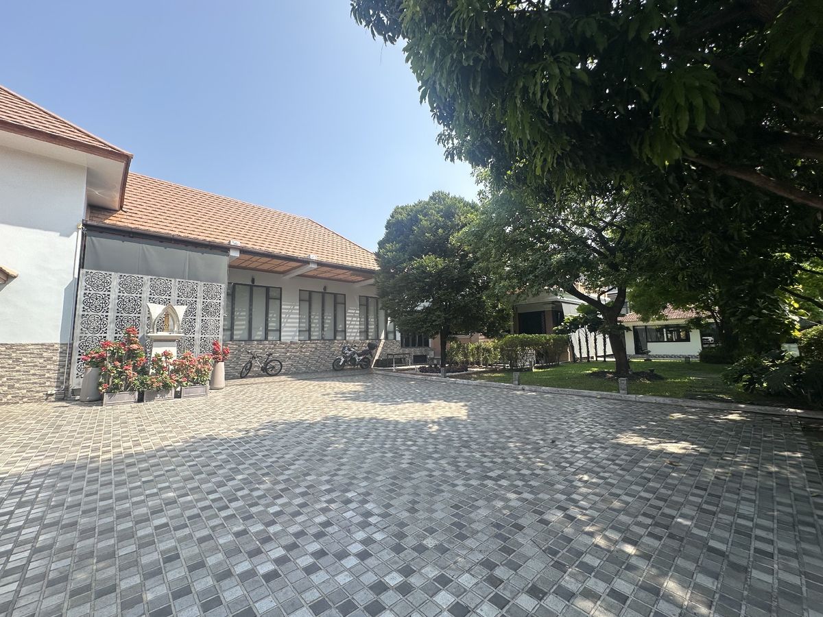 ขายบ้านสาทร นราธิวาส : ขายด่วน!!! บ้านเดี่ยวเงียบสงบเป็นส่วนตัวกลางใจเมือง ห่างจาก Terminal21 พระราม3 เพียง5 นาที