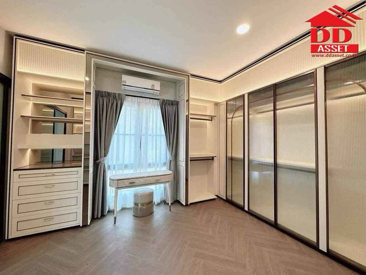 HousePattanakan, Srinakarin : Sell/rent Nanthana Wan Rama 9, Bangkok, Krungthep Kreetha Nantawan Rama 9 - Krungthep Kreetha Code: H8198