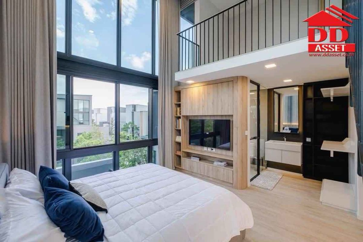 For RentHousePattanakan, Srinakarin : For Rent Vive Krungthep Kreetha, Krungthep Kreetha, behind the Velington School, Code: H8199