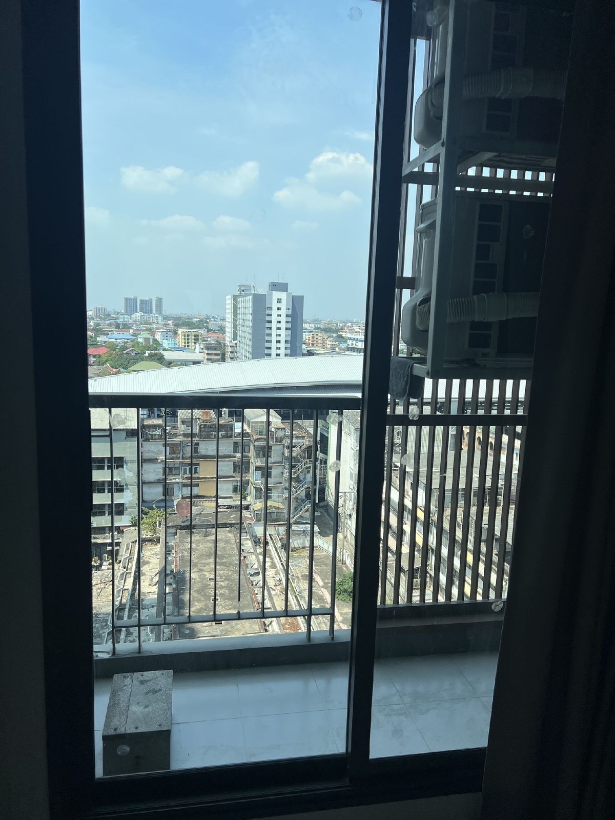 ขายคอนโดปิ่นเกล้า จรัญสนิทวงศ์ : ขายต่ำกว่าราคาประเมิณ Life Pinklao ชั้น 12A ขนาด 35 ตร.ม. ราคา 3,000,000 บาท