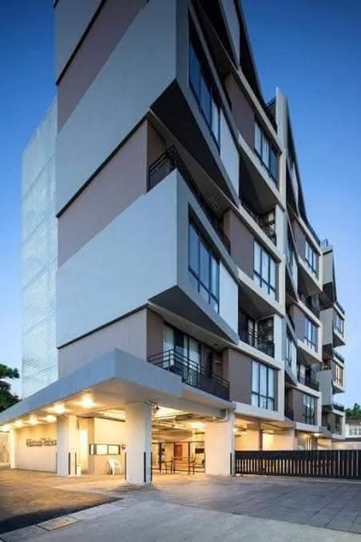 ให้เช่าคอนโดสุขุมวิท อโศก ทองหล่อ : 𝗥𝗮𝗿𝗲 𝗶𝘁𝗲𝗺 𝗰𝗼𝗻𝗱𝗼 𝗼𝗻𝗹𝘆 36 𝗨𝗻𝗶𝘁𝘀
️️🚩For Rent : Mattani suites Ekkamai 22 🏷Available Now , 🐱Pets Friendly 