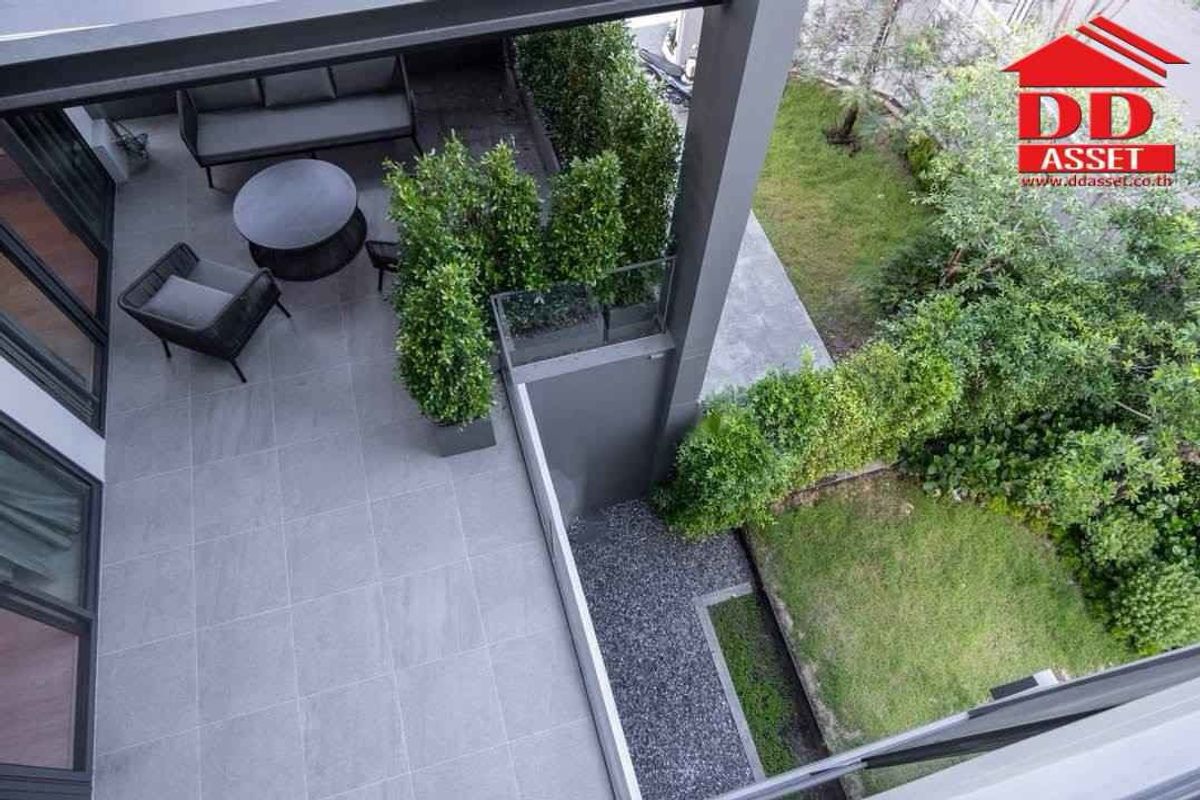 For RentHousePattanakan, Srinakarin : For Rent Vive Krungthep Kreetha, Krungthep Kreetha, behind the Velington School, Code: H8199