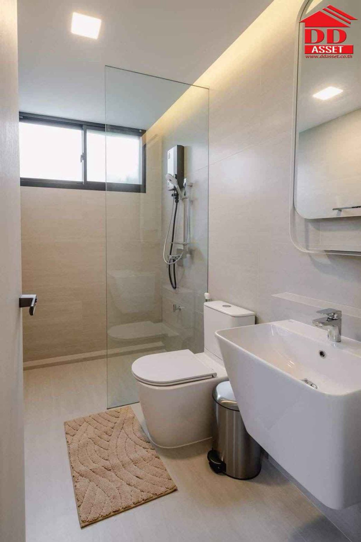 For RentHousePattanakan, Srinakarin : For Rent Vive Krungthep Kreetha, Krungthep Kreetha, behind the Velington School, Code: H8199