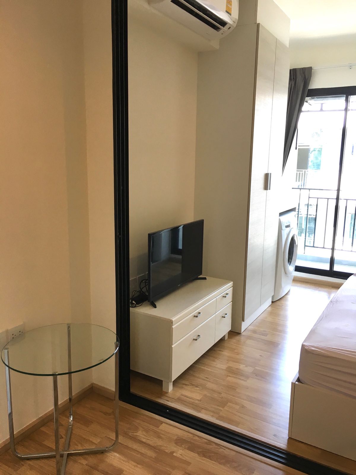 For SaleCondoSamut Prakan,Samrong : Front building/Pool view/complete With washing machines Helping the credit service until the transfer date: The Cabana Condo for sale, The Cabana, near BTS Samrong 800M