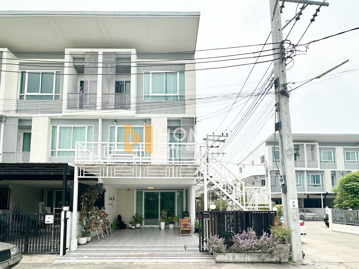 ขายทาวน์โฮมแจ้งวัฒนะ เมืองทอง : อันนา ติวานนท์ - แจ้งวัฒนะ / 4 ห้องนอน (ขาย), Anna Tiwanon - Chaengwattana / 4 Bedrooms (SALE) GOLF084