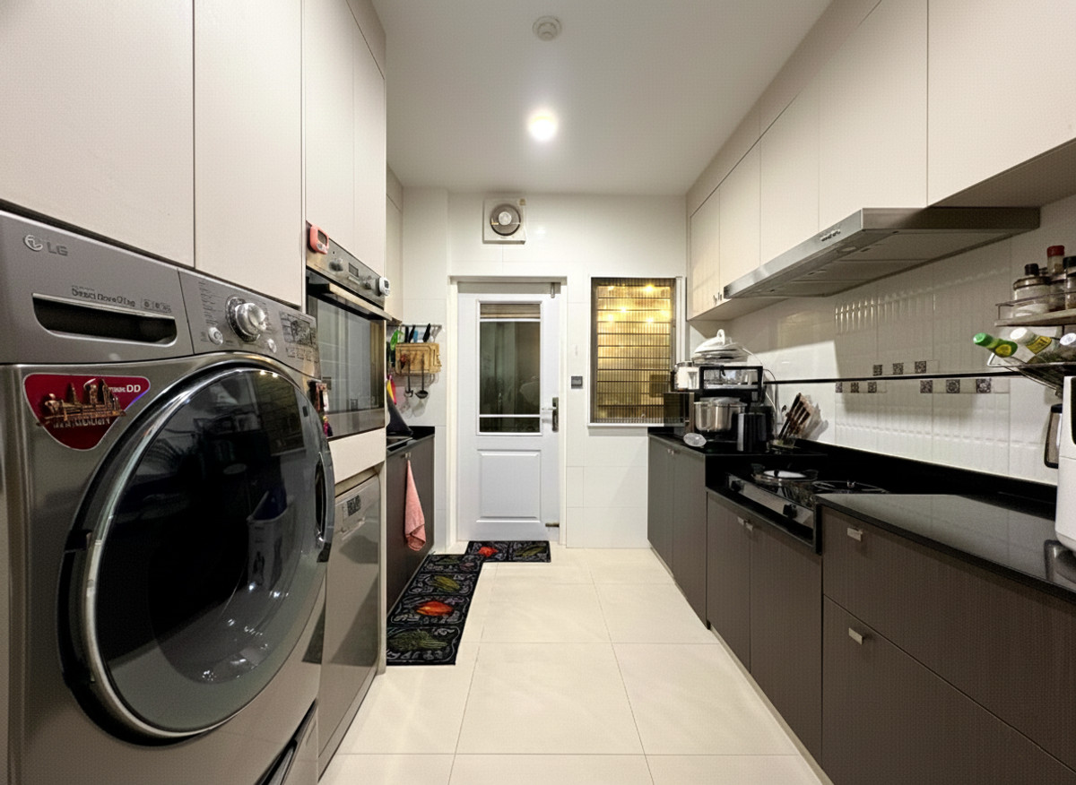 For SaleHouseBangna, Bearing, Lasalle : ✨ Special Price! Instant Discount of Nearly 3 Million Baht! ✨ Nantawan Bangna Km.7