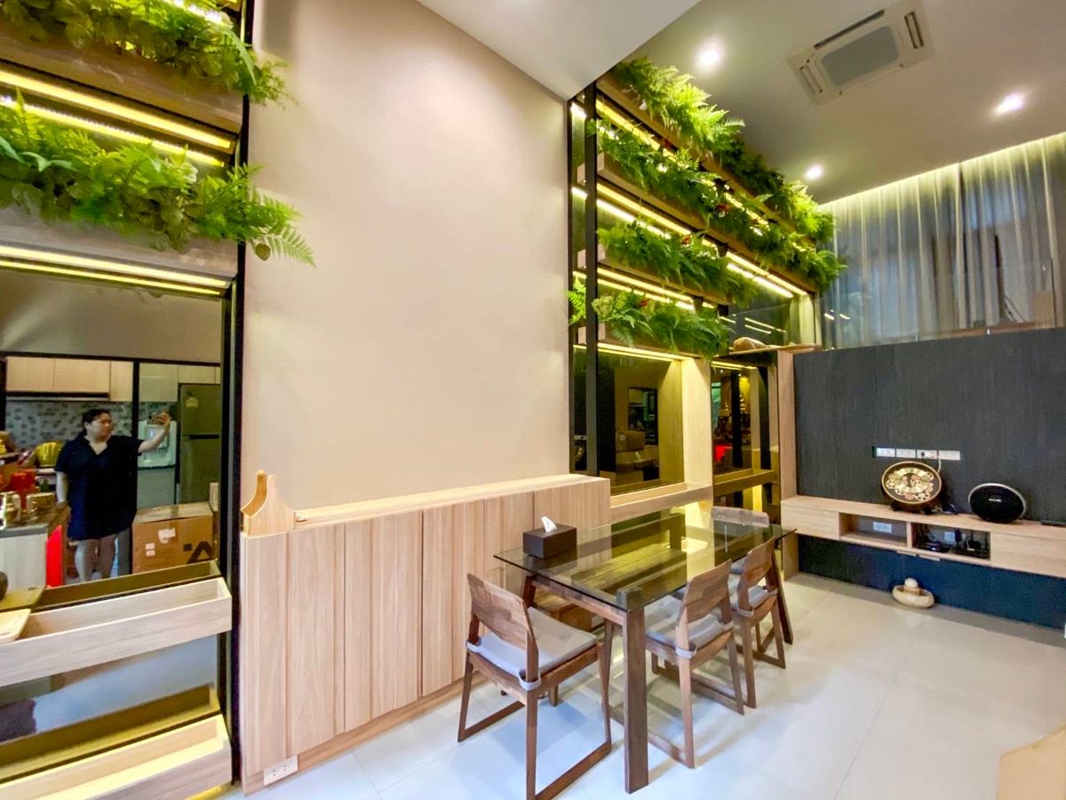 For RentTownhomePattanakan, Srinakarin : Townhome behind Arden angle, development of Ma Thong Lo 15 minutes