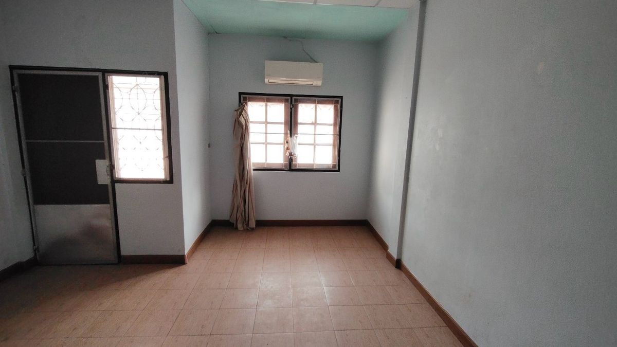 ขายทาวน์โฮมปิ่นเกล้า จรัญสนิทวงศ์ : 🏡 ขายทาวน์เฮ้าส์ 2 ชั้น โครงการจรัญวิลล่า 1 ใกล้รถไฟฟ้า เดินทางสะดวก 🚆