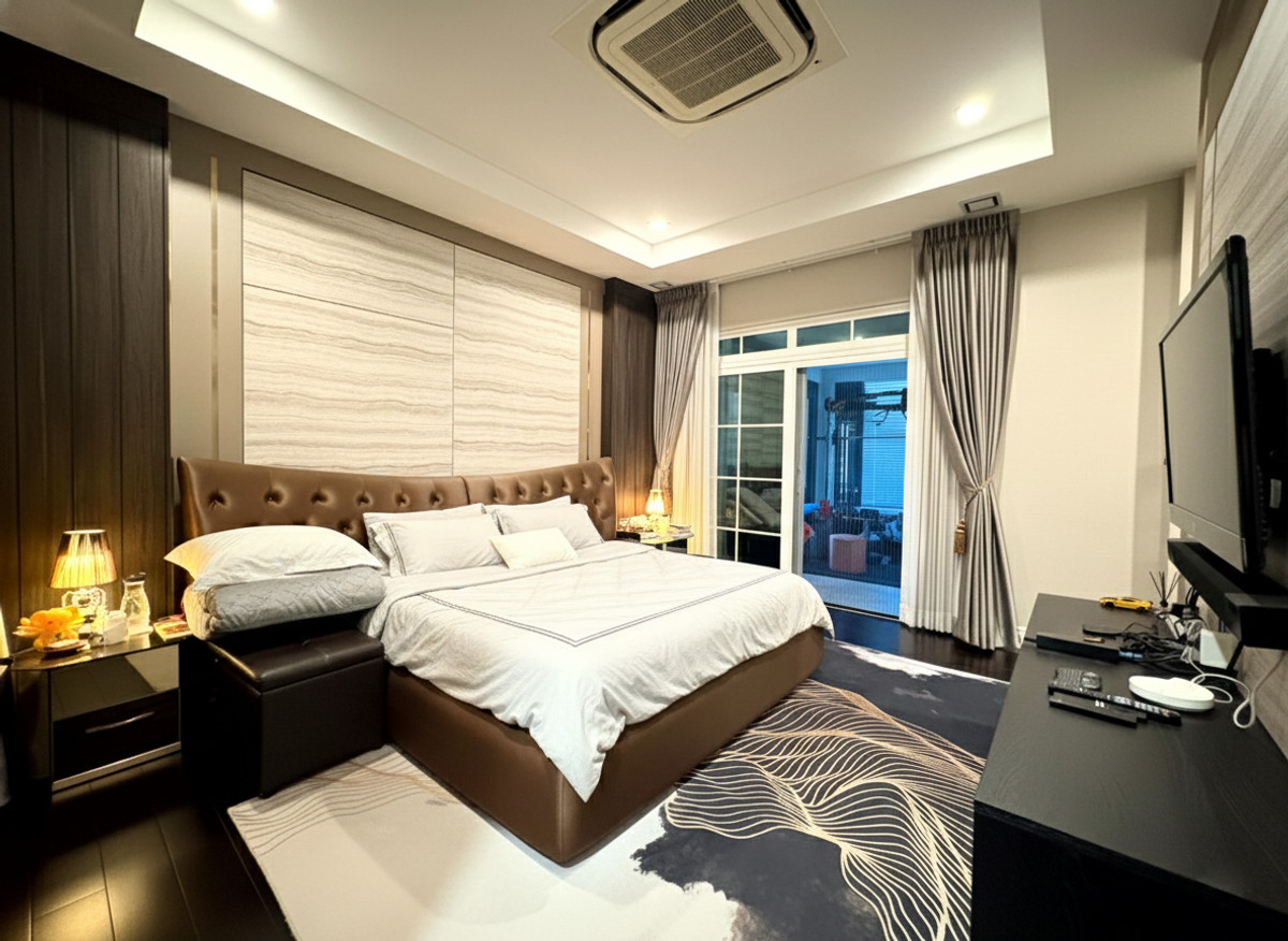 For SaleHouseBangna, Bearing, Lasalle : ✨ Special Price! Instant Discount of Nearly 3 Million Baht! ✨ Nantawan Bangna Km.7