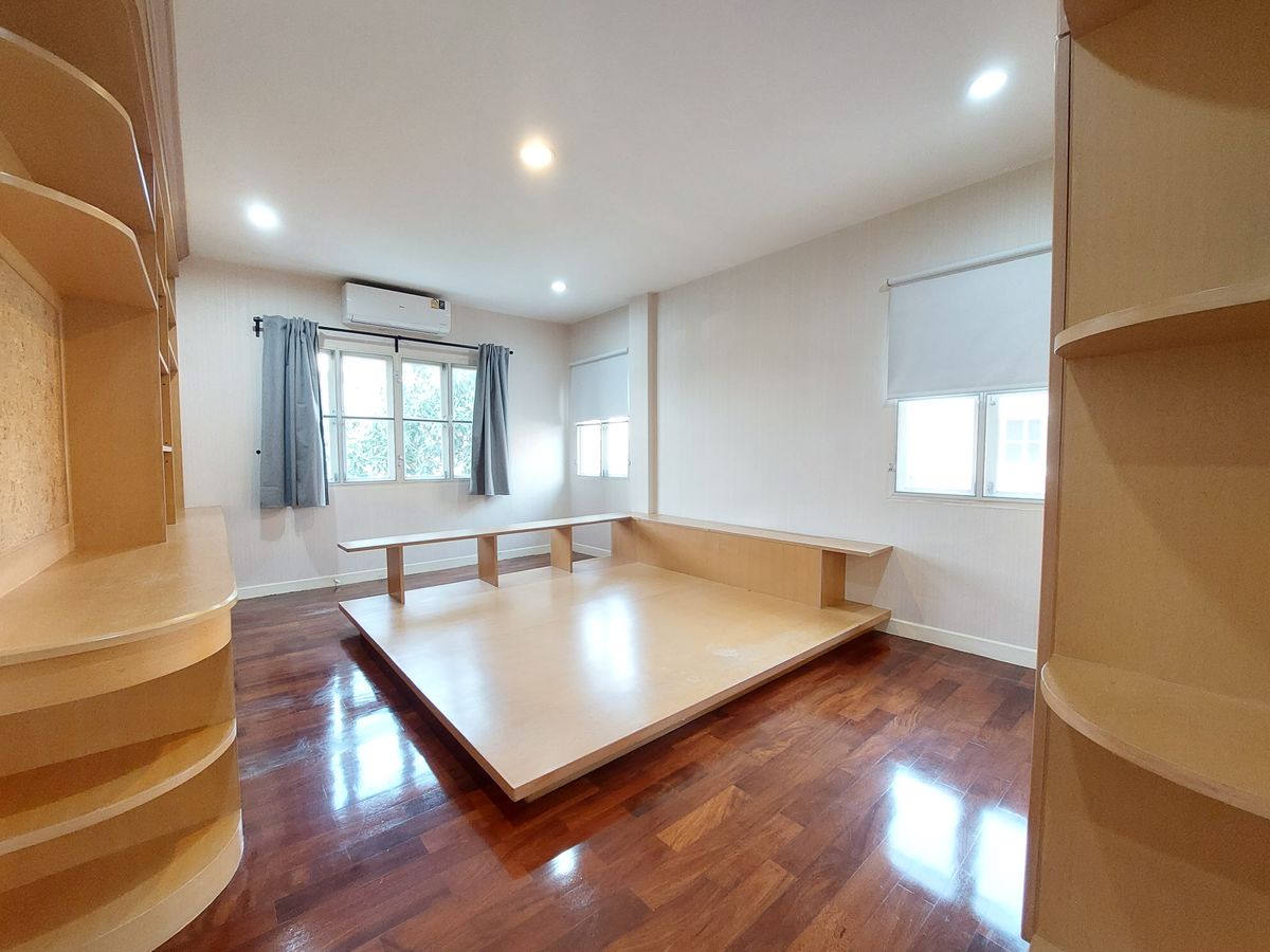 บ้านสมุทรปราการ สำโรง : บ้านเดี่ยว นันทวัน ศรีนครินทร์ 100 ตารางวา 250 ตารางเมตร