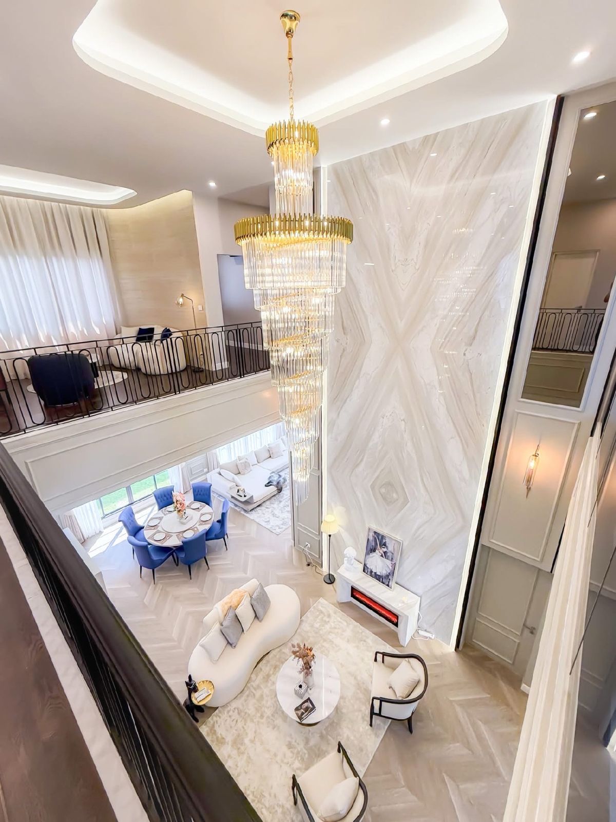 บ้านพัฒนาการ ศรีนครินทร์ : ขาย/เช่า บ้านนาราสิริ กรุงเทพกีฑา ขนาด 495 Sq.m เพียง 79 MB/450,000 ติดต่อ 086-795-9997 จิมมี่