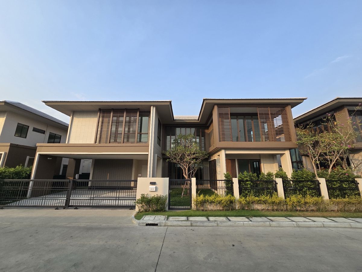 For SaleHousePattanakan, Srinakarin : Single house for sale, resort style, Burasiri, Krungthep Kreetha, near Rama 9, Suvarnabhumi Airport Expressway 🏡🌳 
 

