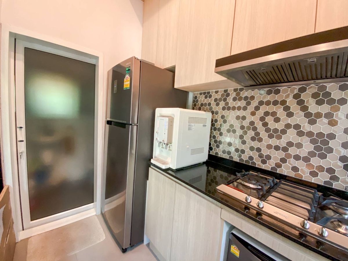 For RentTownhomePattanakan, Srinakarin : Townhome behind Arden angle, development of Ma Thong Lo 15 minutes