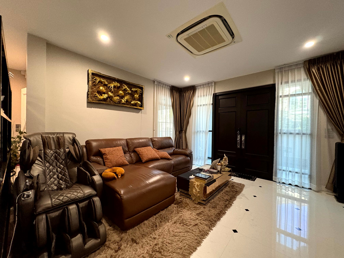 For SaleHouseBangna, Bearing, Lasalle : ✨ Special Price! Instant Discount of Nearly 3 Million Baht! ✨ Nantawan Bangna Km.7