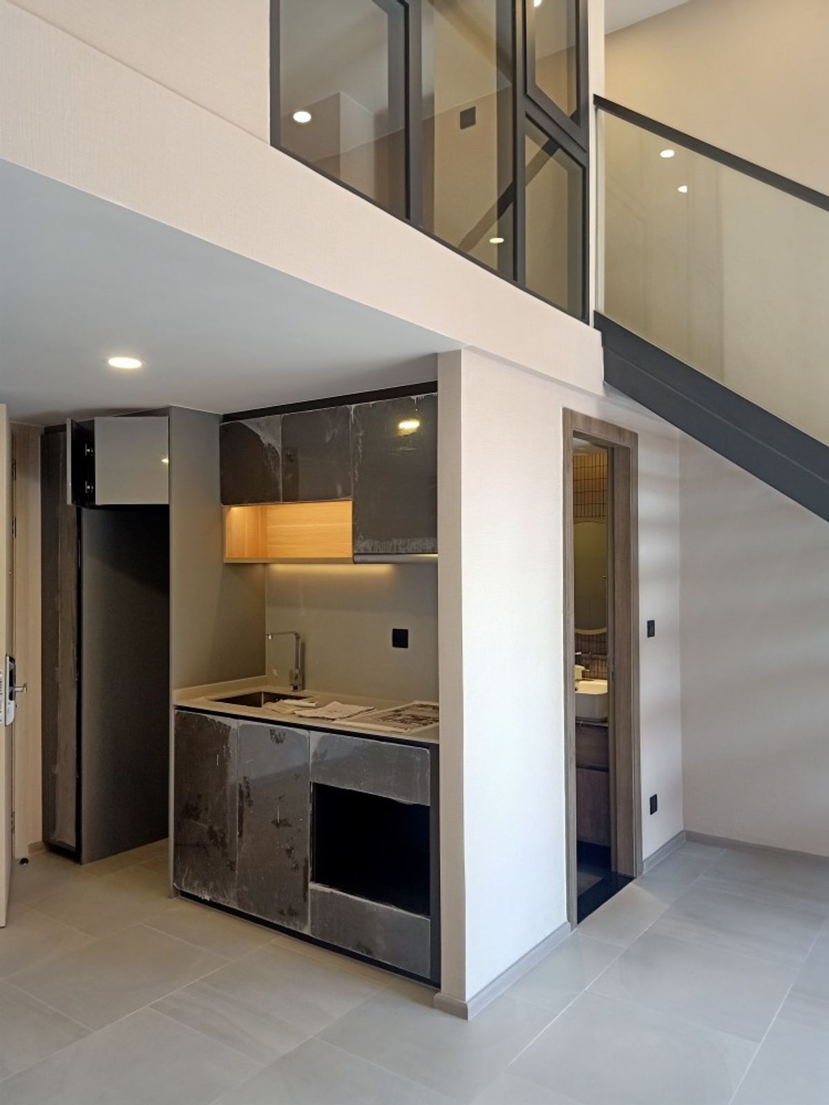 For SaleCondoSiam Paragon ,Chulalongkorn,Samyan : Cooper Siam【𝐒𝐄𝐋𝐋 & 𝐑𝐄𝐍𝐓】🔥Cozy & Chic – Spacious room, perfectly proportioned, with a special duplex area🔥 Contact Line ID: @hacondo