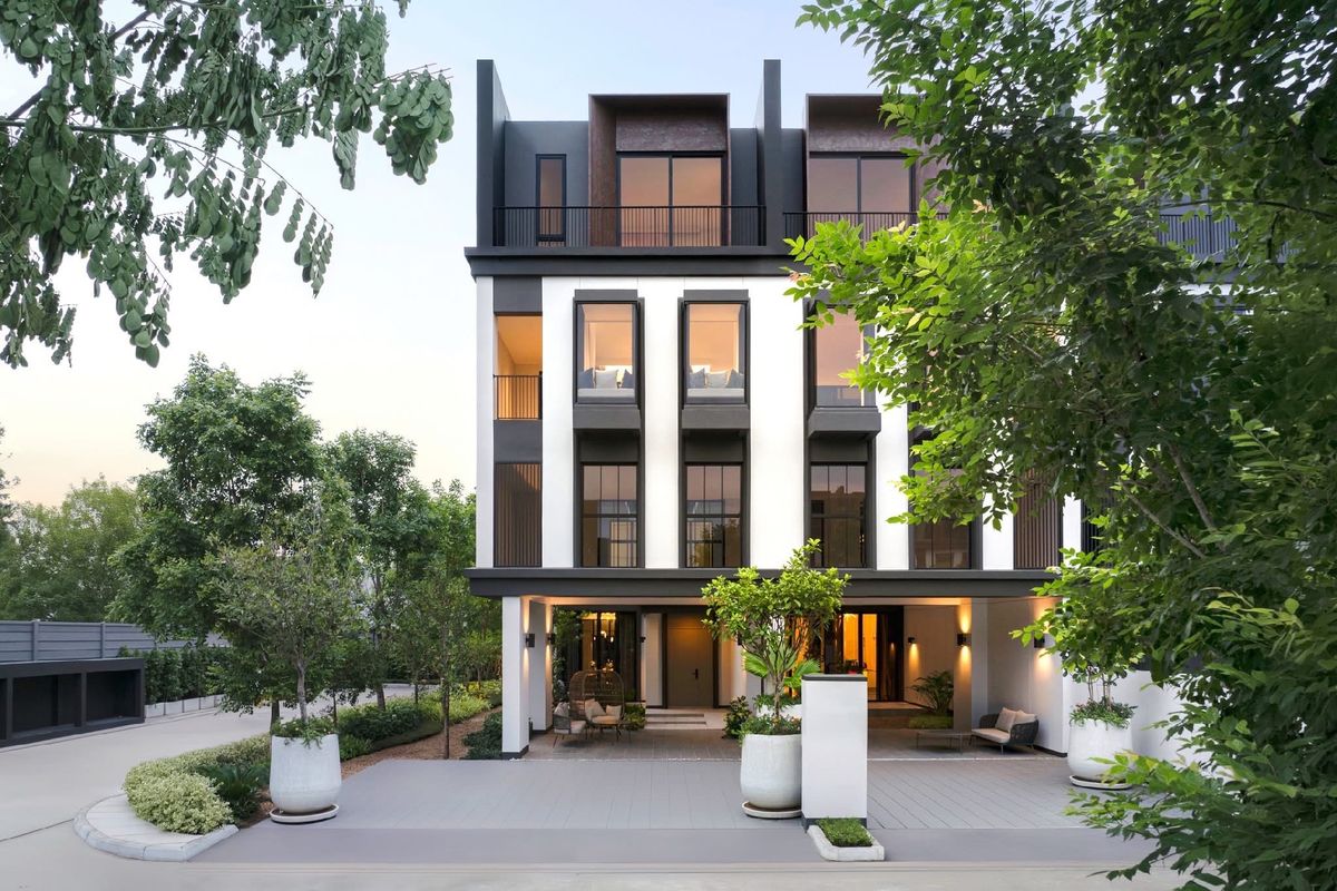 For SaleTownhomeSeri Thai, Ramkhamhaeng Nida : Luxury townhome, special price, VVIP round, beautiful plots near Club House, only 16.9 million 📲 095-9299924 (K. Benz)