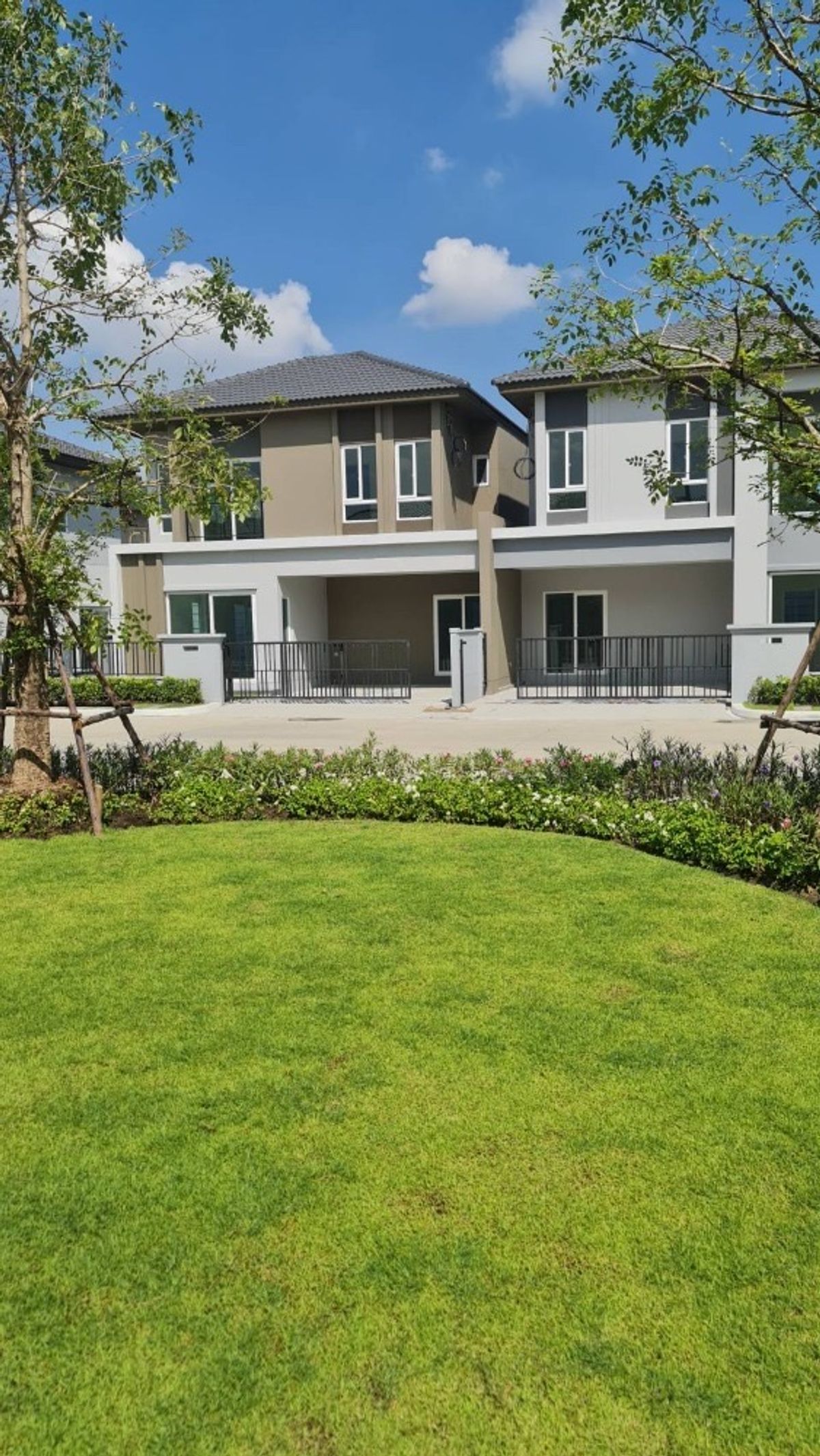 ให้เช่าบางนา แบริ่ง ลาซาล : 🏡 [For Rent] ด่วน! ให้เช่าบ้านแฝด แกรนด์ พลีโน่ เมกาบางนา (Grande Pleno Mega Bangna) แต่งครบ พร้อมอยู่ ใกล้เมกา บางนา
