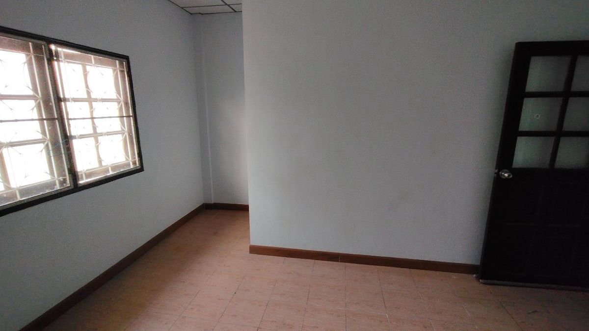 ขายทาวน์โฮมปิ่นเกล้า จรัญสนิทวงศ์ : 🏡 ขายทาวน์เฮ้าส์ 2 ชั้น โครงการจรัญวิลล่า 1 ใกล้รถไฟฟ้า เดินทางสะดวก 🚆