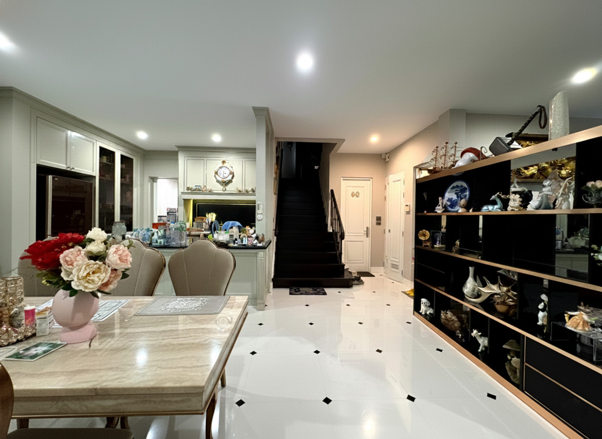 For SaleHouseBangna, Bearing, Lasalle : ✨ Special Price! Instant Discount of Nearly 3 Million Baht! ✨ Nantawan Bangna Km.7