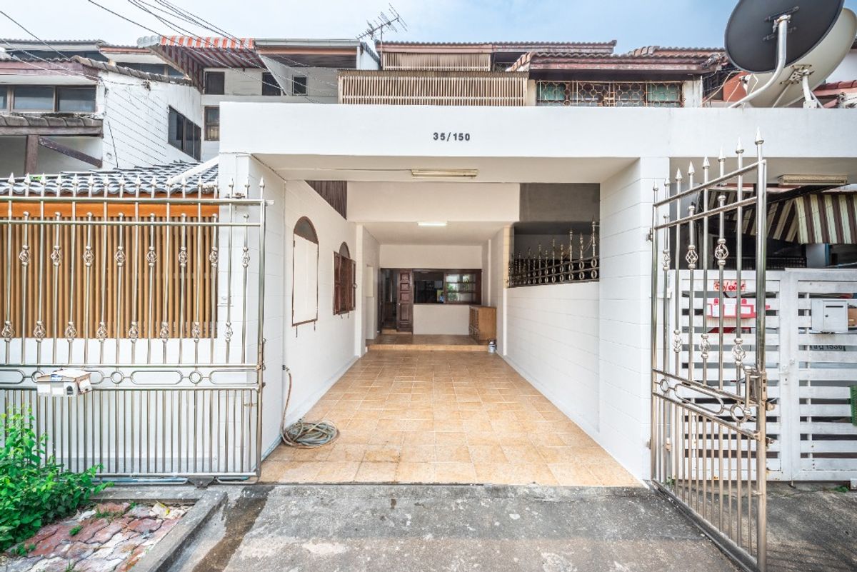 For RentTownhomeVipawadee, Don Mueang, Lak Si : Rent a large, modern house. BTS Phahonyothin 59 has pets.
