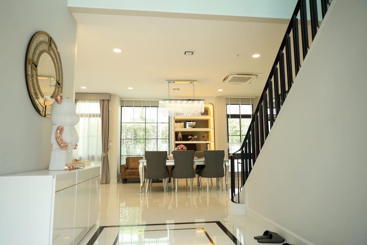 บ้านพัฒนาการ ศรีนครินทร์ : 📍ขาย/เช่า Nantawan พระราม 9 - กรุงเทพกีฑา เพียง 75 MB / เช่า 650,000 ติดต่อ 086-795-9997 (จิมมี่)