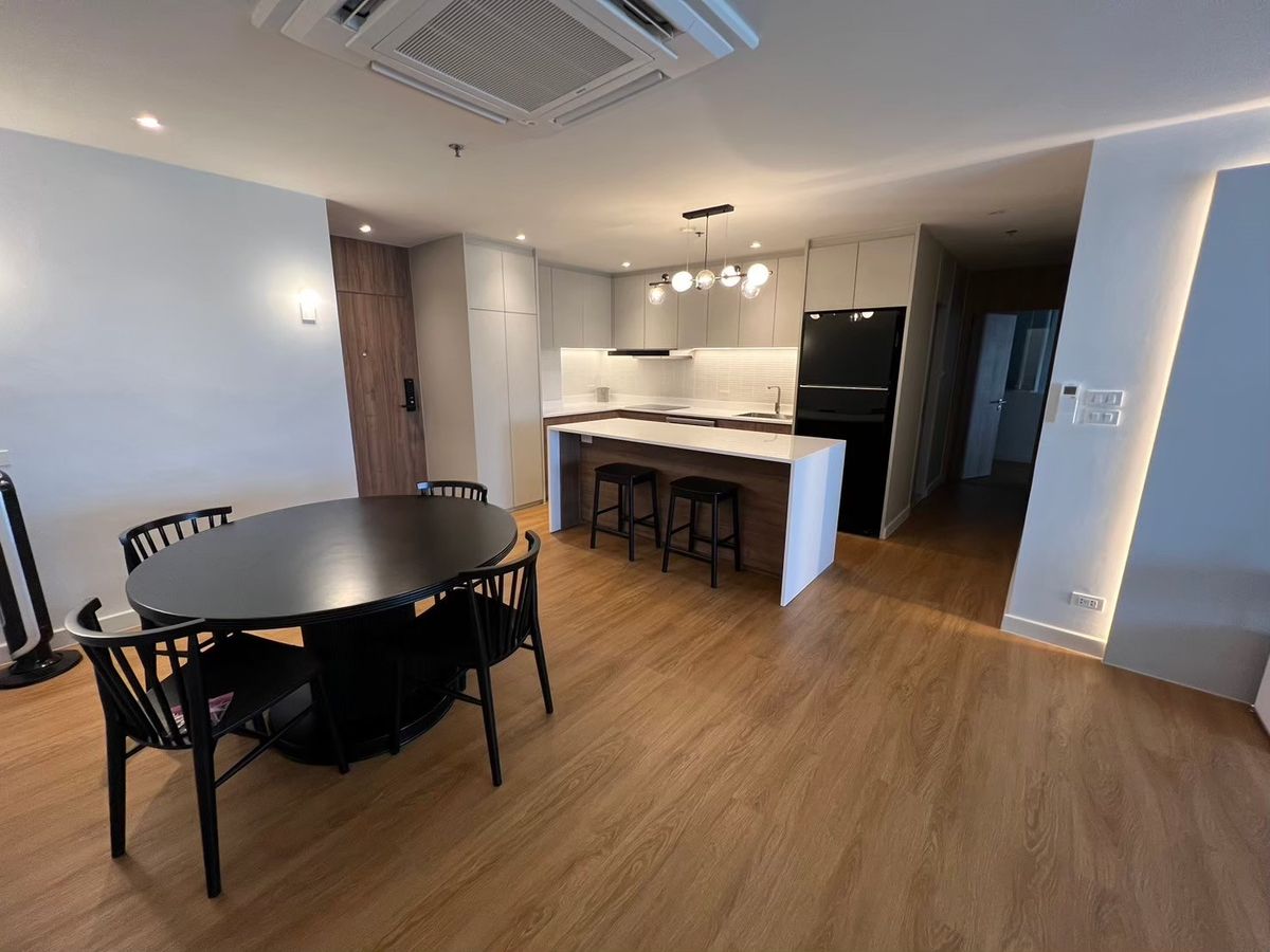 คอนโดวิทยุ ชิดลม หลังสวน : Luxury 2-Bedroom Condo in Ruamrudee Soi 2 – Prime Location & Earthquake-Resilient!
