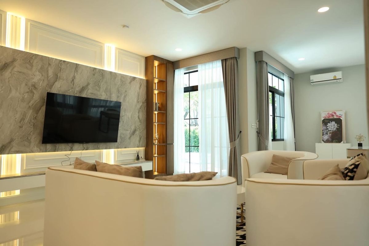 บ้านพัฒนาการ ศรีนครินทร์ : ขาย/เช่า Nantawan พระราม 9 - กรุงเทพกีฑา เพียง 75 MB / เช่า 650,000 ติดต่อ 086-795-9997 (จิมมี่)