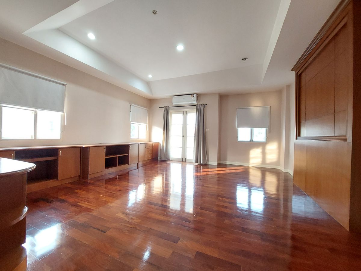 บ้านสมุทรปราการ สำโรง : บ้านเดี่ยว นันทวัน ศรีนครินทร์ 100 ตารางวา 250 ตารางเมตร