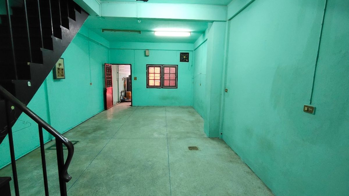 ขายทาวน์โฮมปิ่นเกล้า จรัญสนิทวงศ์ : 🏡 ขายทาวน์เฮ้าส์ 2 ชั้น โครงการจรัญวิลล่า 1 ใกล้รถไฟฟ้า เดินทางสะดวก 🚆