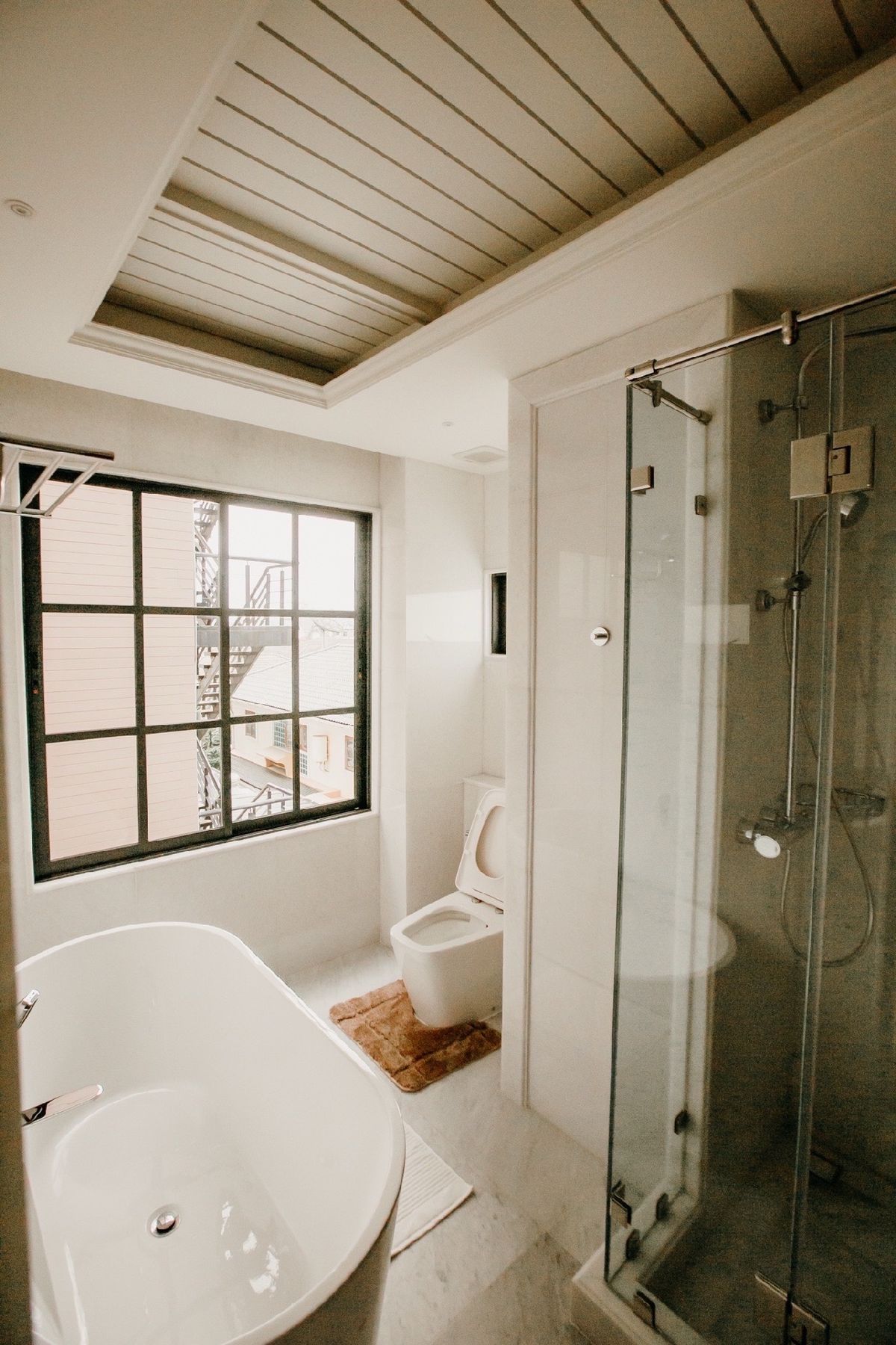 ขายโฮมออฟฟิศเลียบทางด่วนรามอินทรา : 📢👇โฮมออฟฟิศ 5ชั้น พร้อม lift ภายในอาคาร มีดาดฟ้า ระยะเดินไป Central Eastville ได้ เดินทางสะดวกหลายเส้นทาง ใกล้จุดขึ้นลงทางด่วน