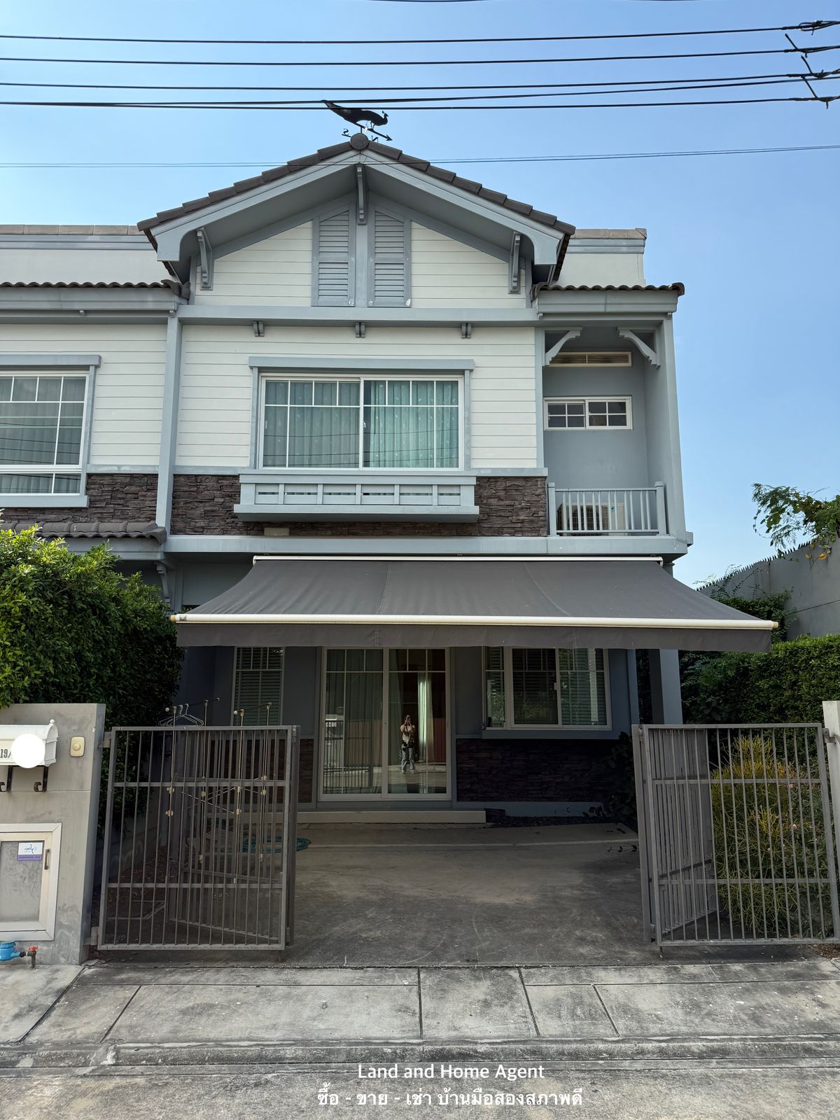 For SaleTownhomeSamut Prakan,Samrong : Sell ​​Townhouse, Indie 3, Bang Na Km. 7, 3 bedrooms, next to Mega Bangna mall.