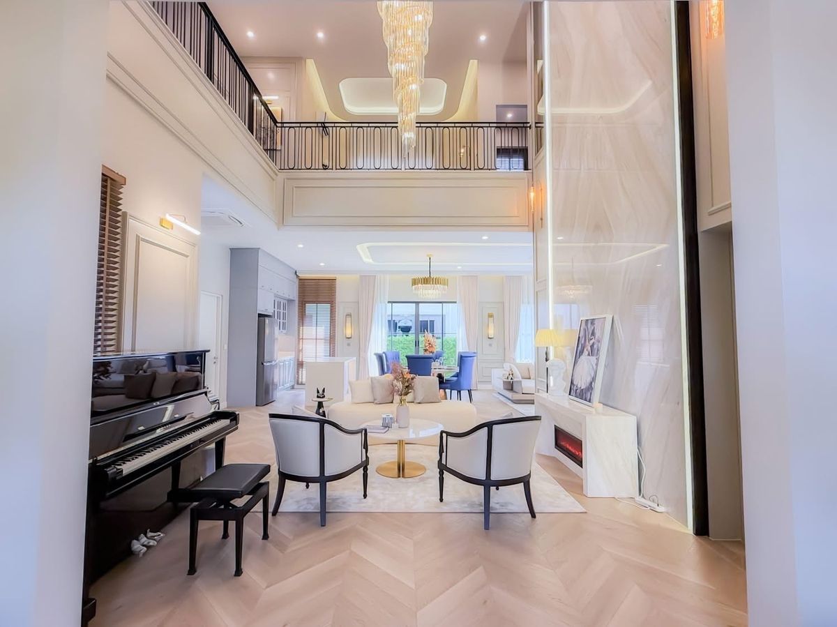 บ้านพัฒนาการ ศรีนครินทร์ : ขาย/เช่า บ้านนาราสิริ กรุงเทพกีฑา ขนาด 495 Sq.m เพียง 79 MB/450,000 ติดต่อ 086-795-9997 จิมมี่