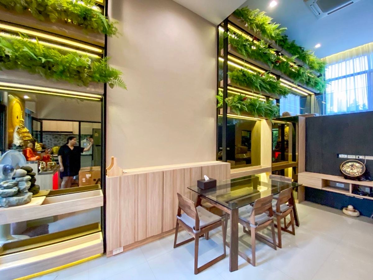 For RentTownhomePattanakan, Srinakarin : Townhome behind Arden angle, development of Ma Thong Lo 15 minutes