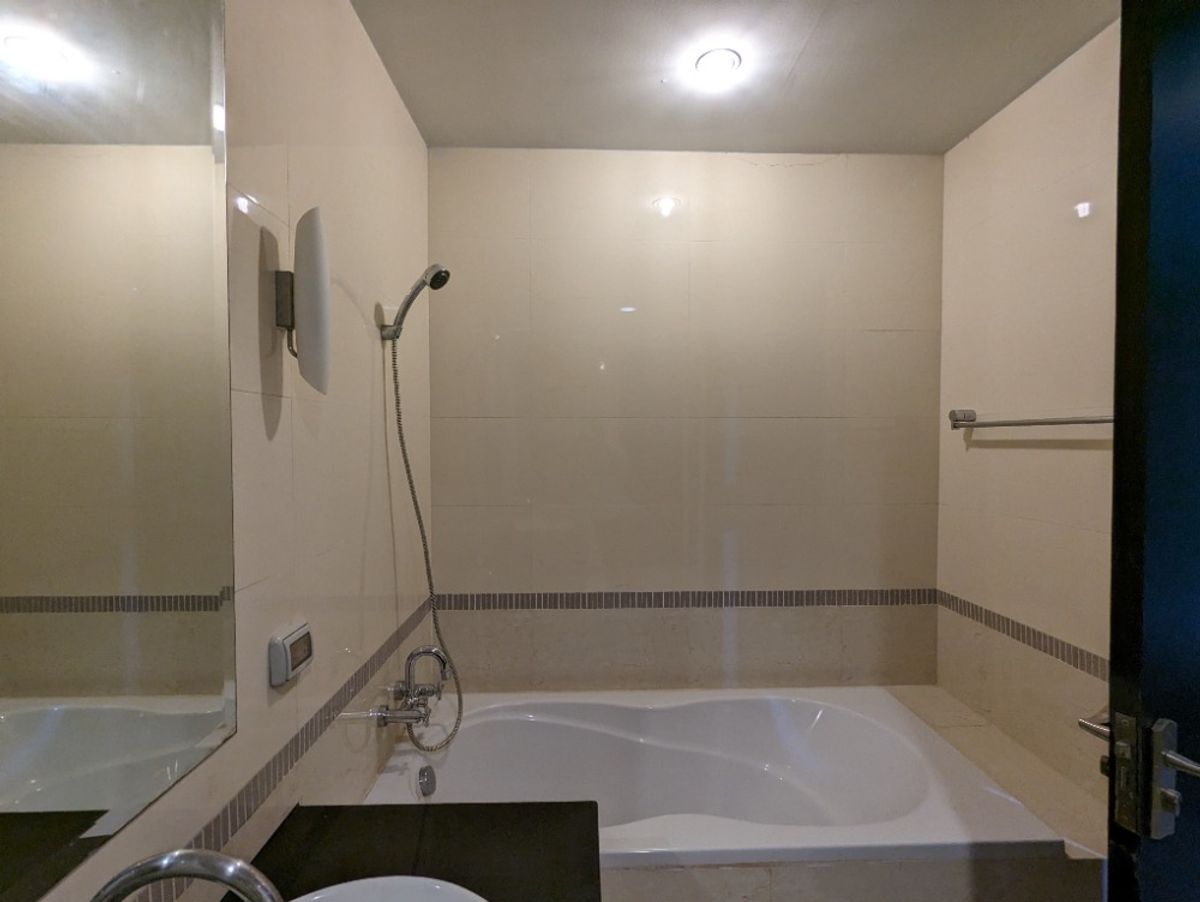 For SaleCondoRatchathewi,Phayathai : Baan Klang Krung Siam Pathumwan【𝐒𝐄𝐋𝐋 & 𝐑𝐄𝐍𝐓】🔥Spacious, airy space in the heart of Siam! Live a premium life With city view 🔥 Contact Line ID: @hacondo