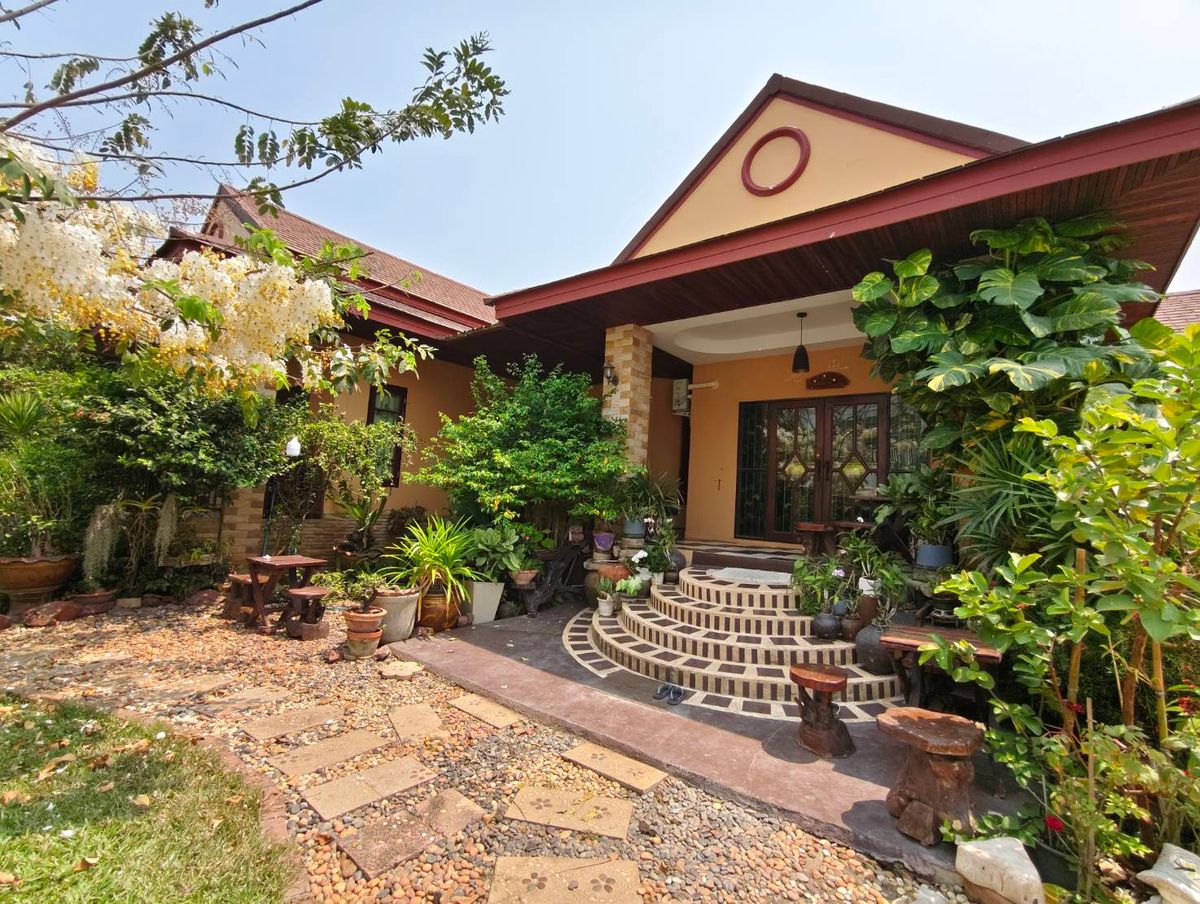 ขายบ้านนครปฐม : ขายบ้านเดี่ยวหลังใหญ่ พื้นที่เยอะมาก  ใกล้เซ็นทรัลนครปฐม