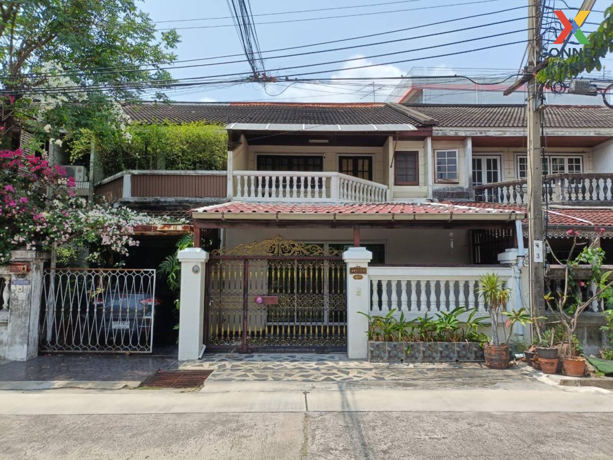 ขายบ้านลาดพร้าว เซ็นทรัลลาดพร้าว : ขายบ้าน  ราชาวิลล่า หน้ากว้าง MRT-ลาดพร้าว 71 (สายสีเหลือง) สะพานสอง เขต วังทองหลาง กรุงเทพ CX-118426